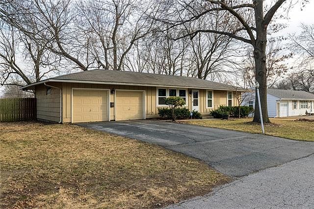 1st image of 11519 Applewood Dr