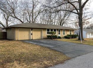 11519 Applewood Dr, Kansas City, MO 64134