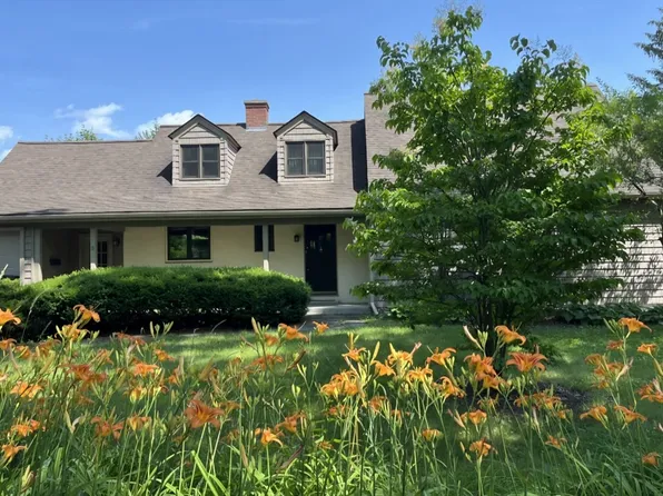 15 Stanton Ave, South Hadley, MA 01075