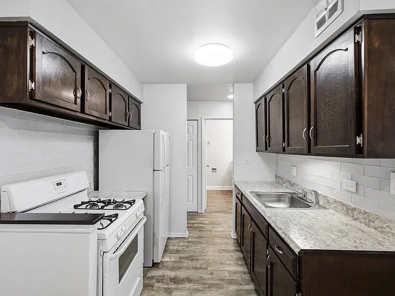 1475 Rebecca Dr — Photo 12