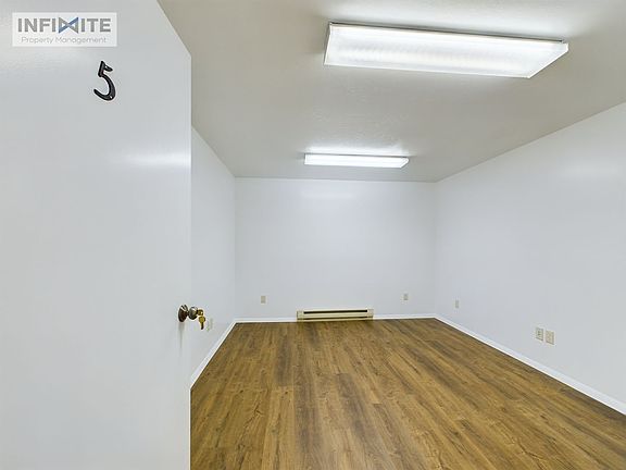 2nd image of 161 W Madison Ave