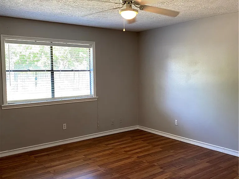3018 Adrienne Dr — Photo 7