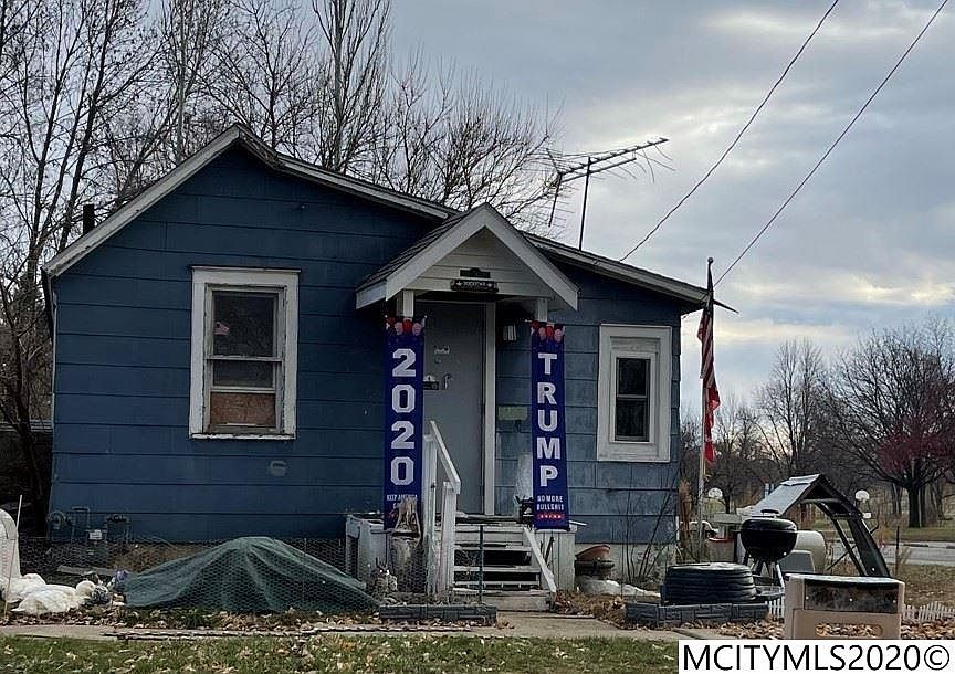 2nd image of 2217 S Delaware Ave