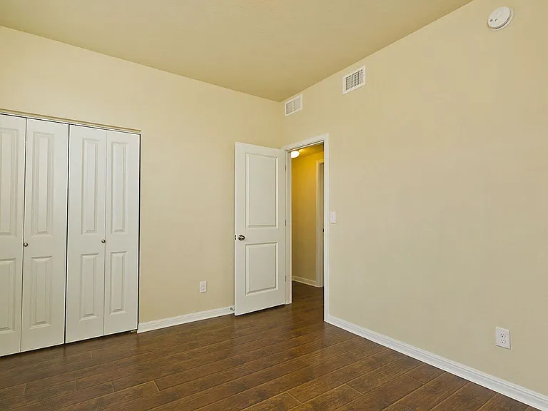 335 Rachel St — Photo 21