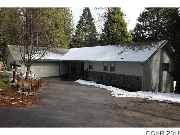 2069 Pine Dr photo 1