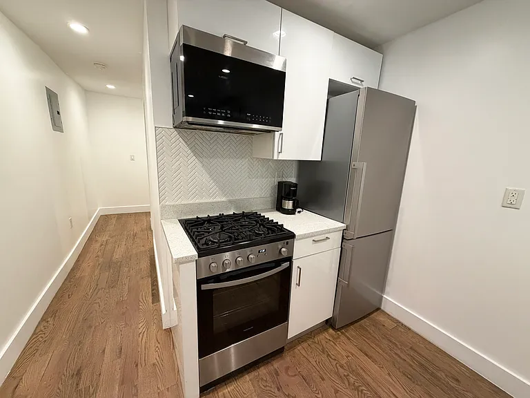197 Madison St #1 — Photo 5