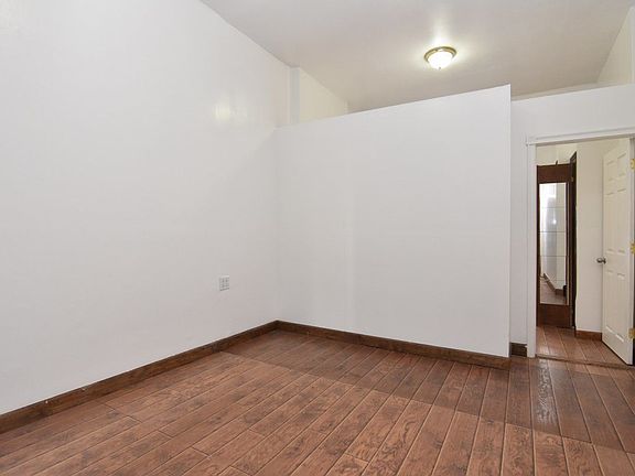 4th image of 8 W 119th St APT 4