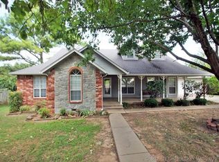 207 Tommye Ln, Tahlequah, OK 74464