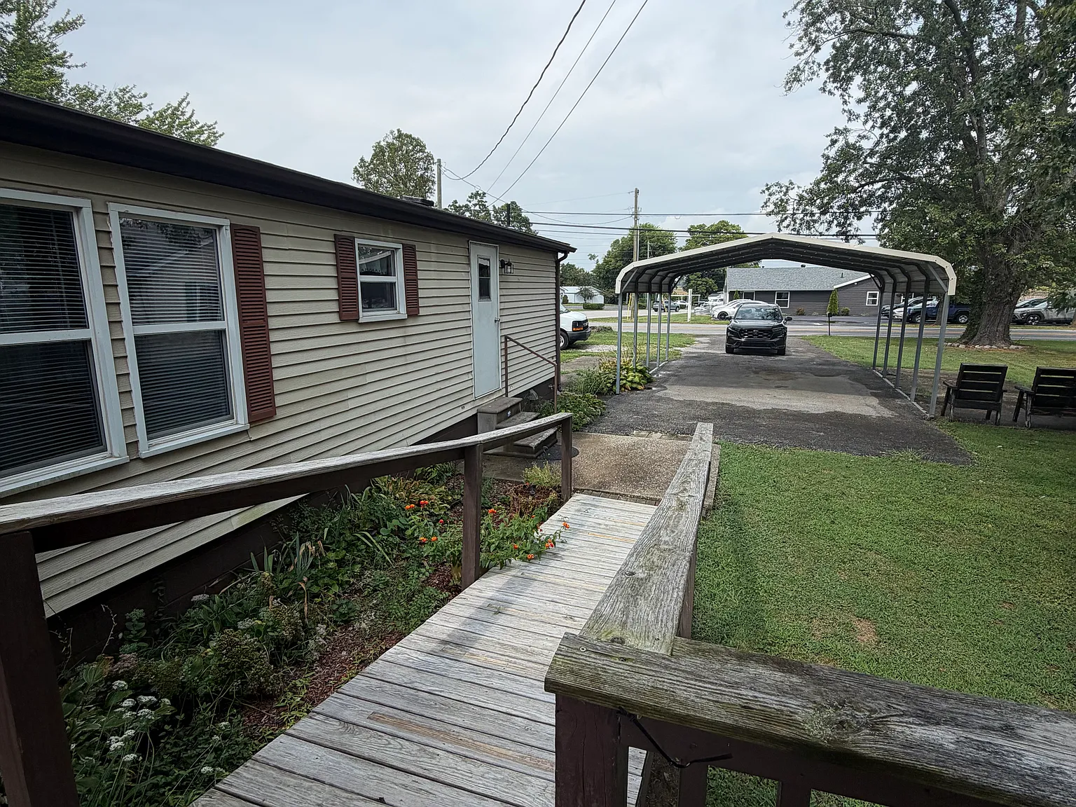 3 bed, 1200 sqft, $1,295 — Photo 2