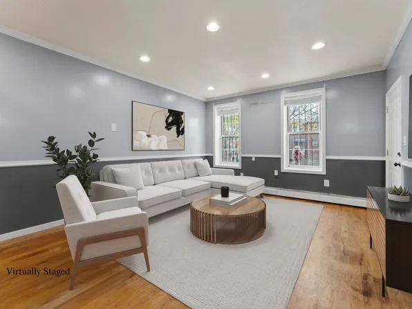 1094 Blake Avenue image 3 of 15