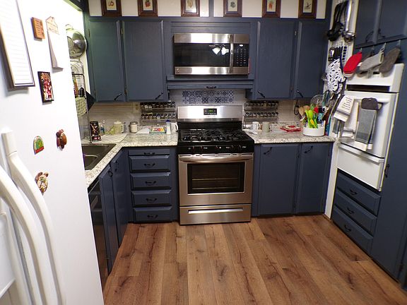 5th image of 1221 E Cypress Avenue