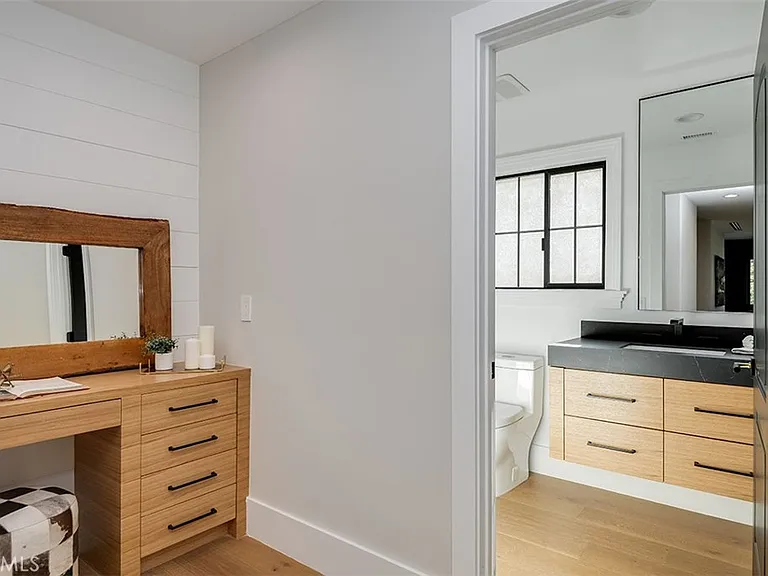 14803 Otsego St — Photo 27