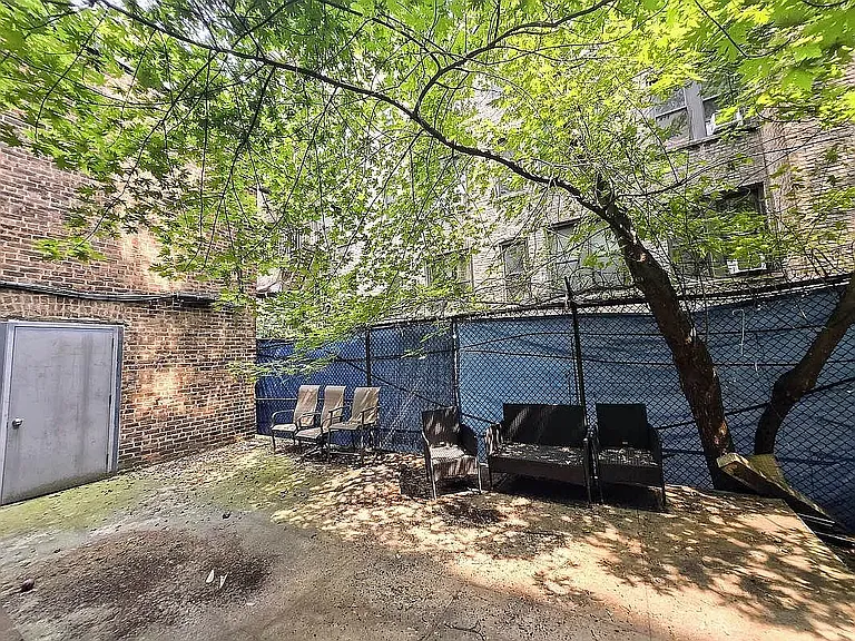 421 W 43rd St #M — Photo 3
