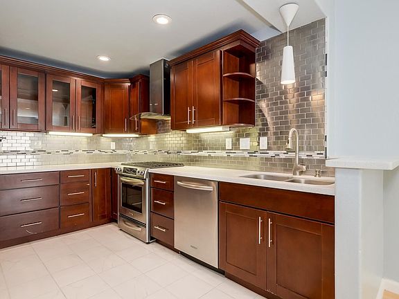 4th image of 1253 Tea Rose Cir