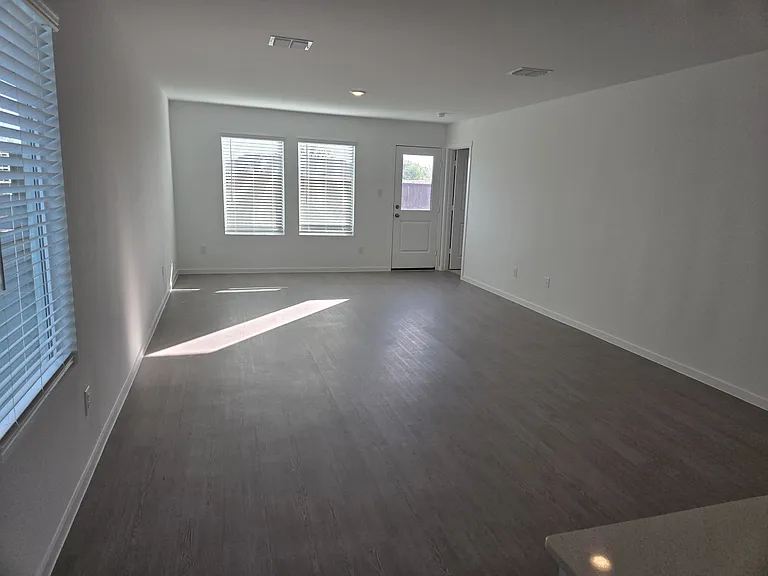 3164 Burmese St — Photo 4