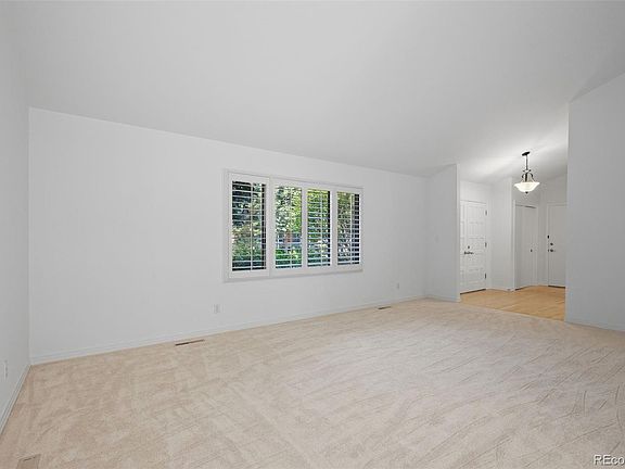 5th image of 7053 S Oneida Circle