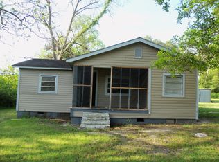 123 W Cemetary Ave, Doerun, GA 31744