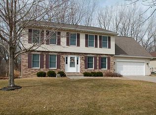 2332 N Ridge Dr, Coralville, IA 52241