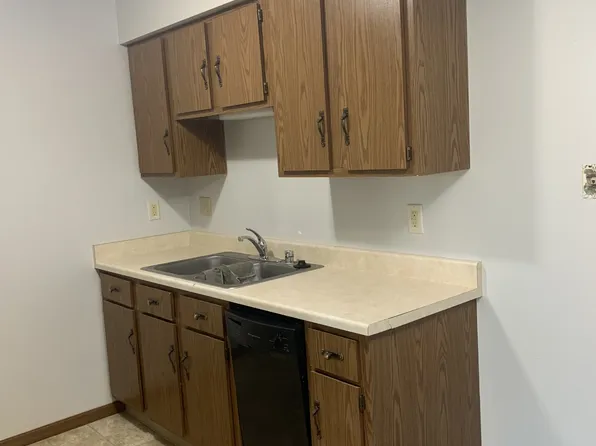 5945 Joanne Dr #101, Racine, WI 53406