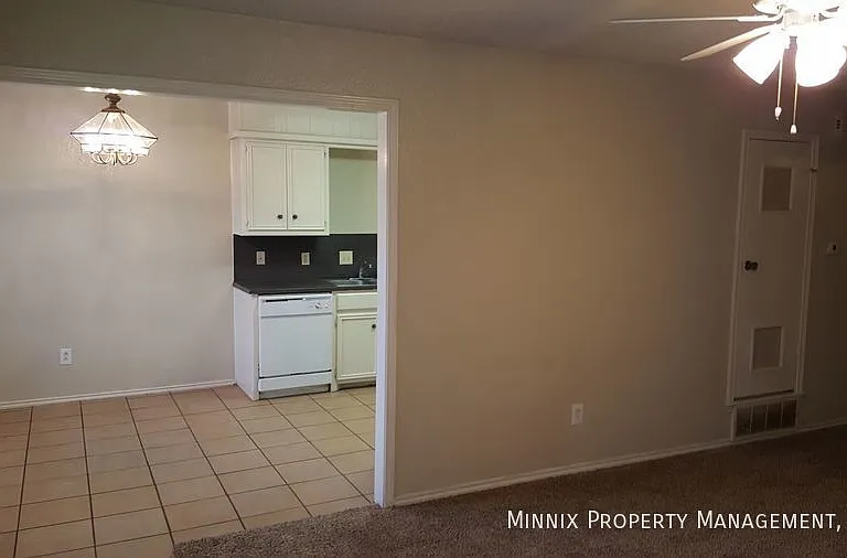 9608 Elmwood Ave #B — Photo 2