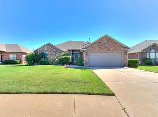 1800 Sagewood Dr, Edmond, OK 73013
