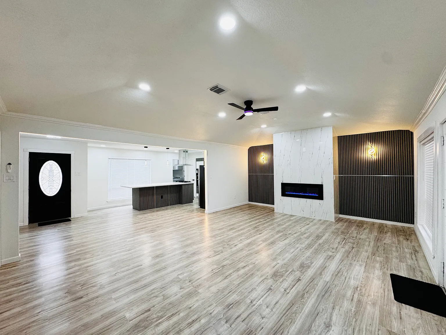 3 bed, 1650 sqft, $2,599 — Photo 2