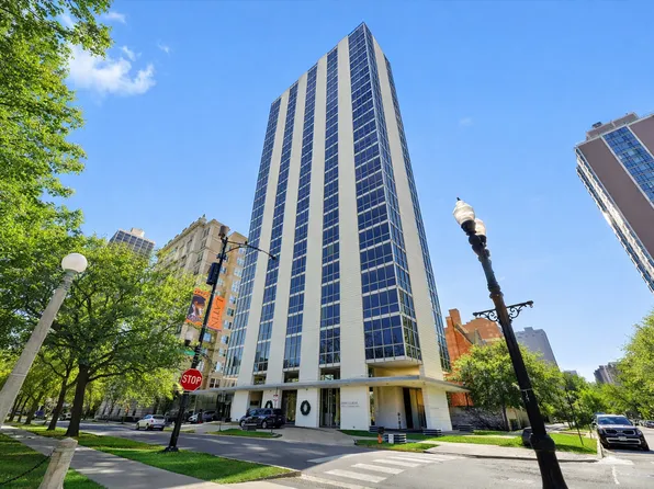 1555 N Dearborn Pkwy APT 20D, Chicago, IL 60610