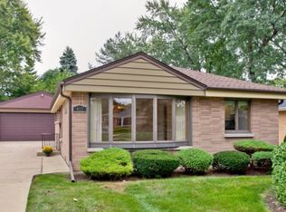 415 N Eastwood Ave, Mount Prospect, IL 60056