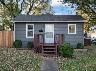 1011 E Park St, Olathe, KS 66061