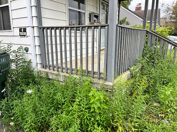 2nd image of 1941 W Mound St