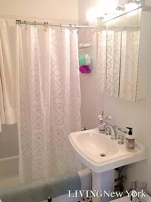Rented by Living New York | media 34