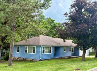 604 S Vine St, Maryville, MO 64468