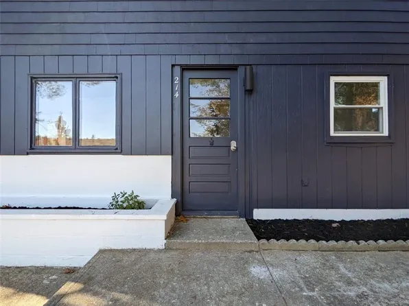 214 Lake Dr, Glocester, RI 02814