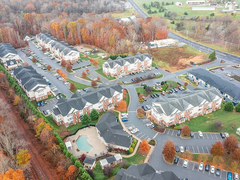 Echo at Forest View — Photo 36