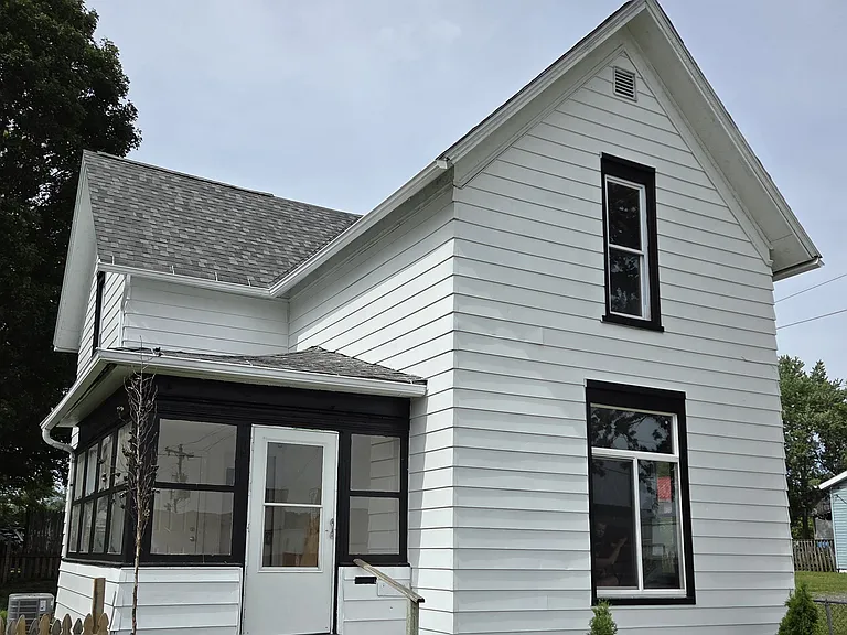 113 Sargent St #1 — Photo 1