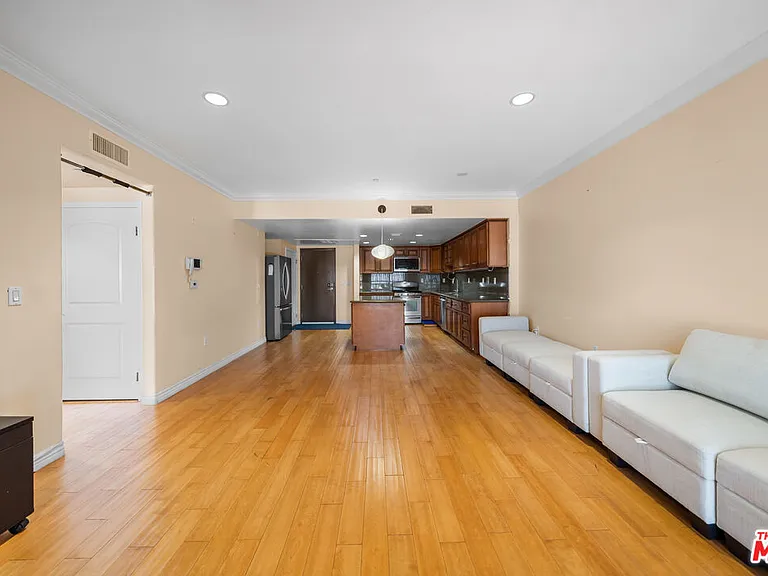 980 S Oxford Ave #202 — Photo 21