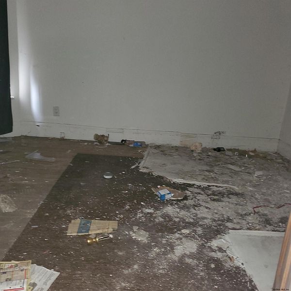 2nd image of 633 Lang Street