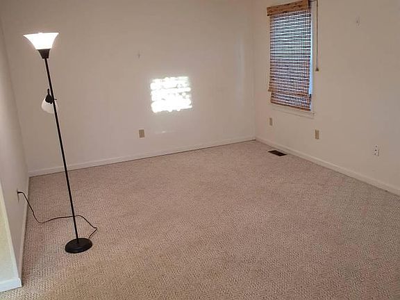 4th image of 117 Huntington Ln