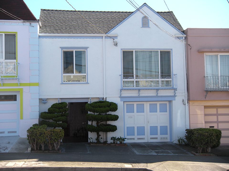 2625 Moraga Street