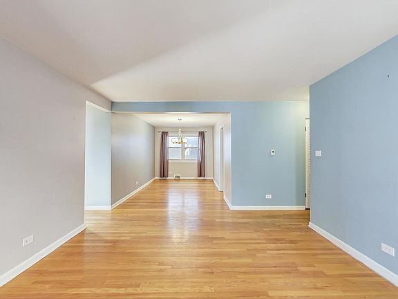 5th image of 4939 N Kimball Ave #1E