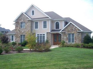 121 Highland Ridge Ct, Johnson City, TN 37615