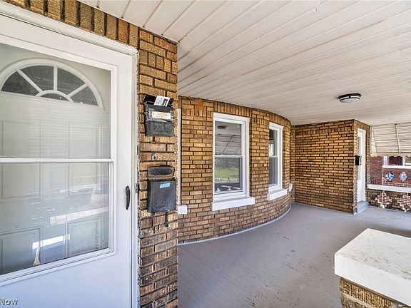 4th image of 929 Thornhill Dr