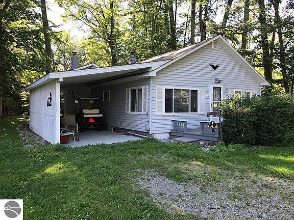 2nd image of 2429 Oakwood Ave