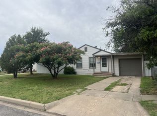 1817 Coffee St, Pampa, TX 79065