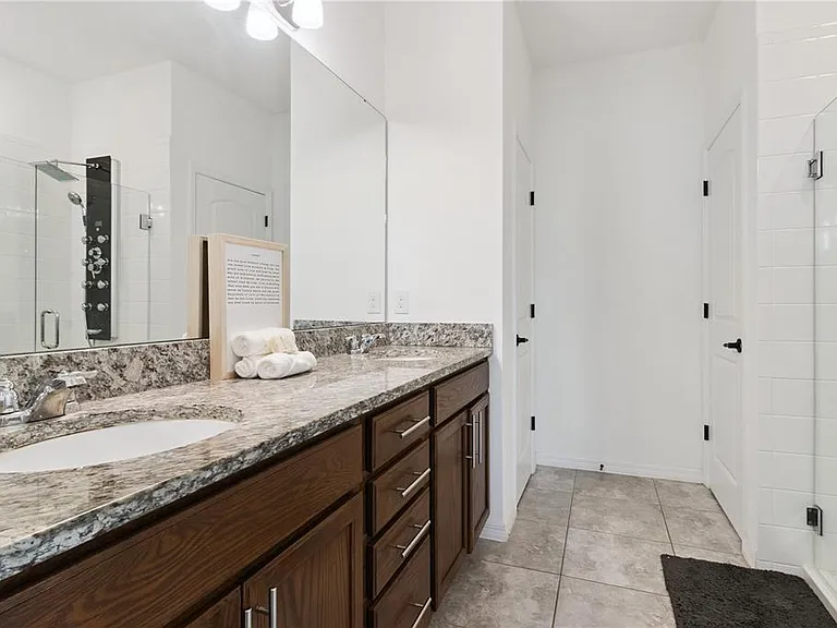 2264 Emerald Springs Dr — Photo 17