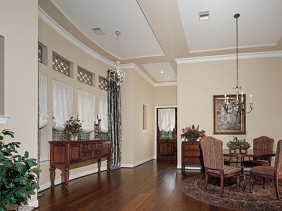 4th image of 207 Muirfield Pointe Way