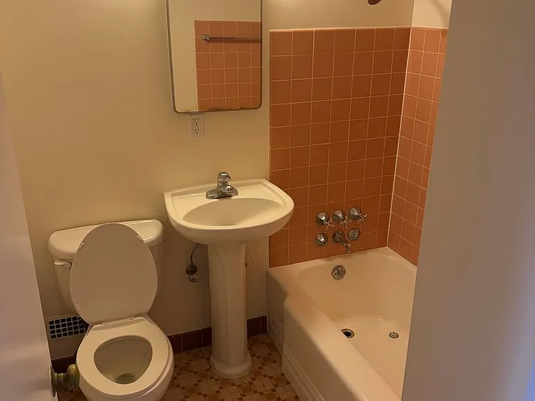 Park Manor — Photo 22