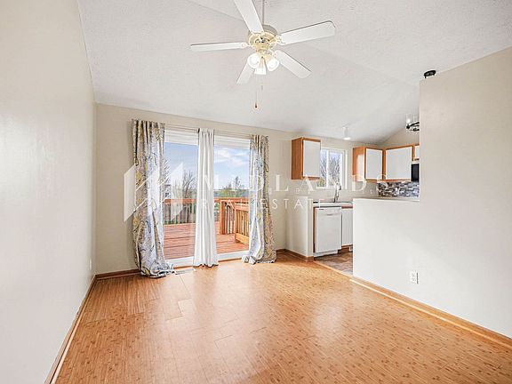 3rd image of 2707 Canyon Cir