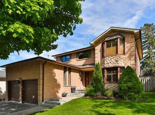 1910 Stoneybrook Ct, Mississauga, ON L5L3W2