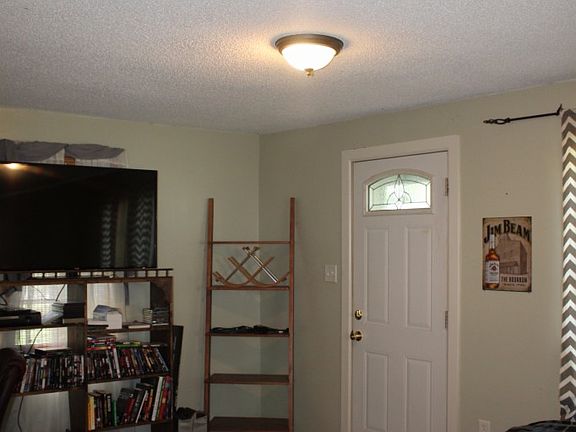 5th image of 345 W Graysville St